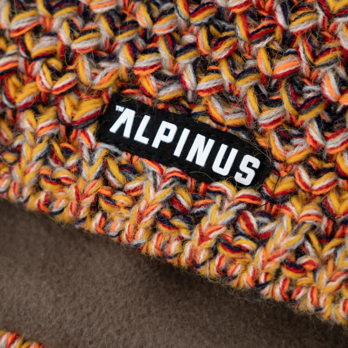 Czapka Tuntsan<Alpinus